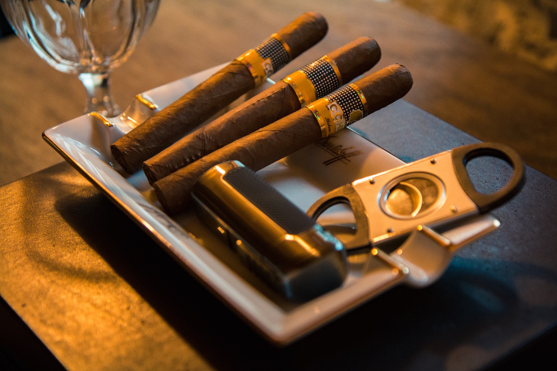 Expert en cigare, comment le devenir ?