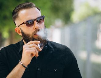 De nouveaux espaces publics interdits aux fumeurs dès juillet 2025