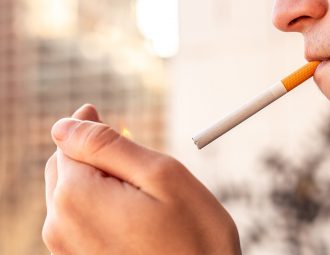 Alerte tabac : de nouveaux lieux sans cigarette dès l'été 2025
