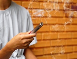 Interdiction de la cigarette électronique en Polynésie française : comprendre la décision et ses enjeux