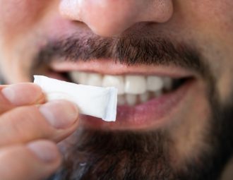 Nicotine : la France interdit les sachets de nicotine (pouches) dès mars 2026