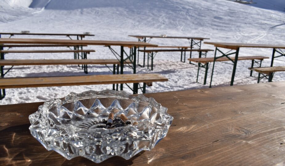 Tabac : comme sur les plages, il est désormais interdit de fumer sur les pistes de ski